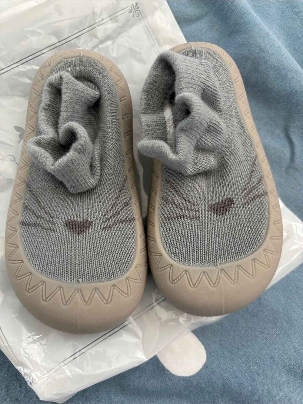 Toddlers Soft Sole Gray Sock Shoes 6-7.5 fit. New